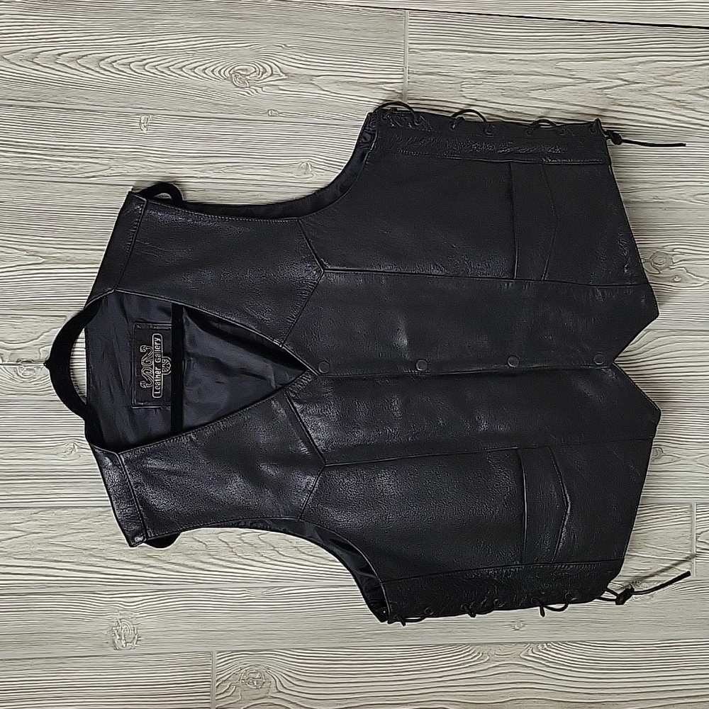 Leather Gallery Mens Black Leather Motorcycle Vest With Pockets Size 4XL